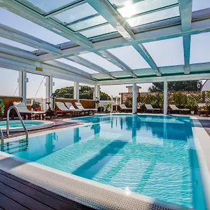 England Aparthotel